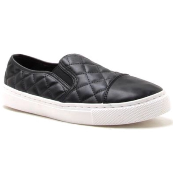 LAST 1🖤 black quilted slip on sneakers white - Picture 2 of 4